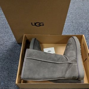 Tall grey ugg boots size 9
